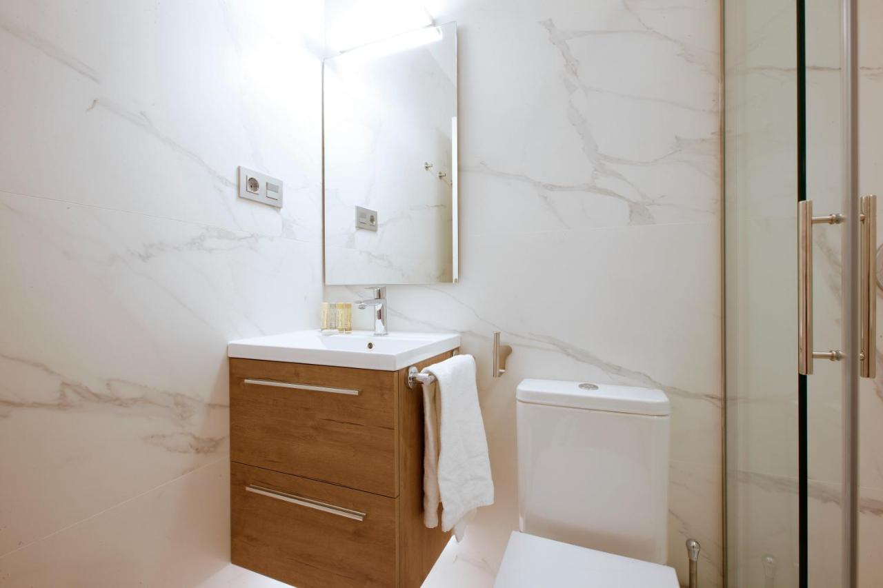 Tirso Suite Madrid Exterior photo